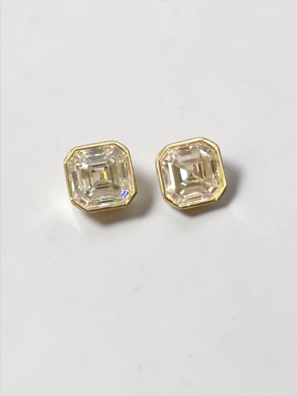 Doré Brilliant Studs